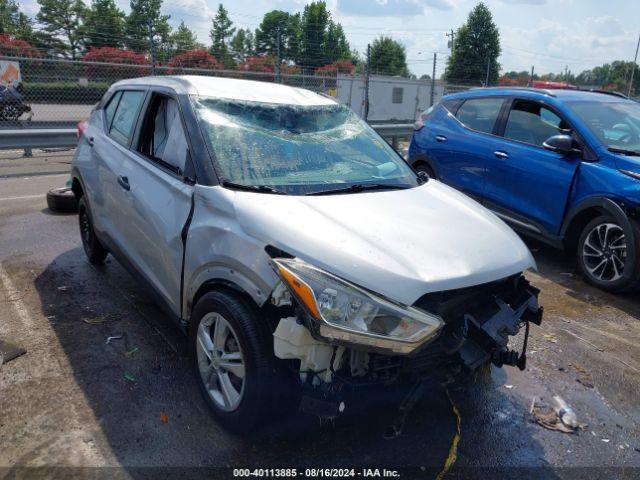  Salvage Nissan Kicks