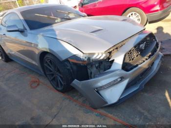  Salvage Ford Mustang