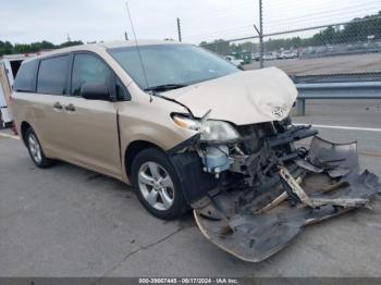  Salvage Toyota Sienna