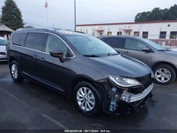  Salvage Chrysler Pacifica