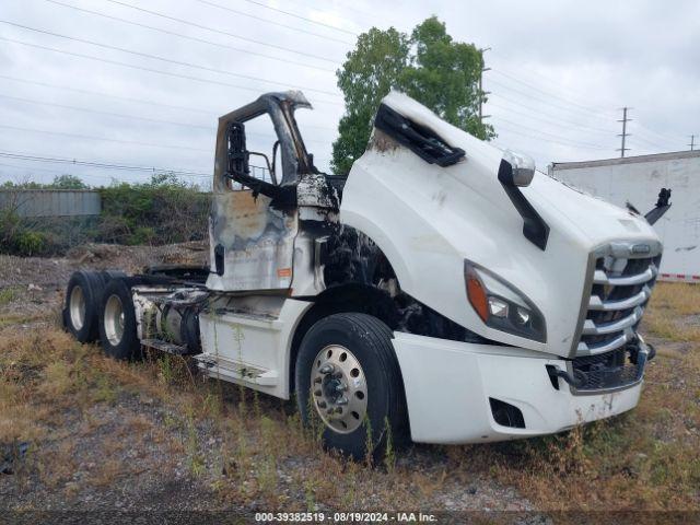  Salvage Freightliner New Cascadia 126