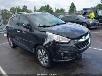  Salvage Hyundai TUCSON