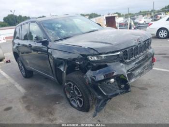  Salvage Jeep Grand Cherokee