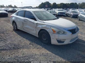  Salvage Nissan Altima