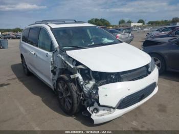  Salvage Chrysler Pacifica