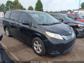  Salvage Toyota Sienna