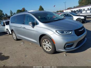  Salvage Chrysler Pacifica