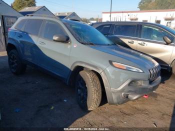  Salvage Jeep Cherokee