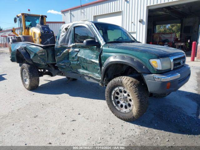  Salvage Toyota Tacoma