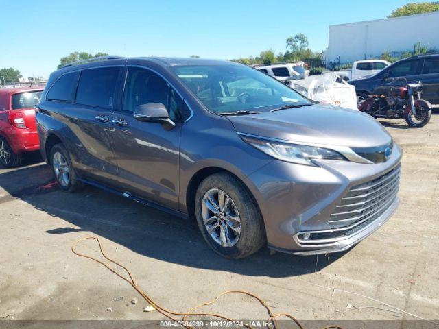  Salvage Toyota Sienna