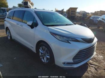  Salvage Toyota Sienna