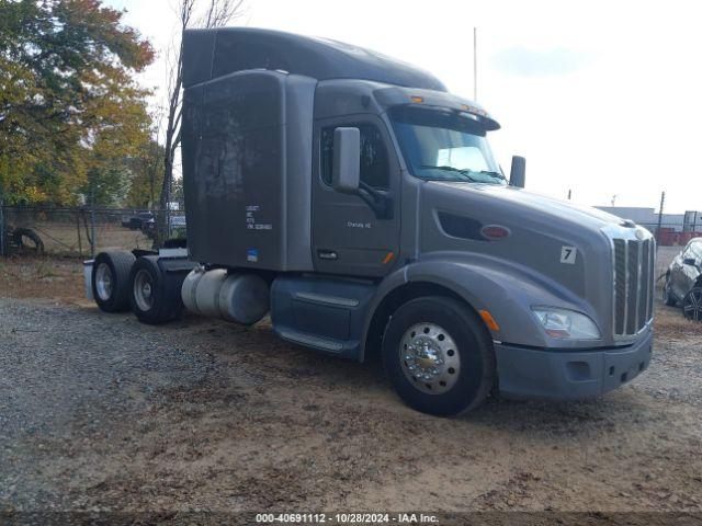  Salvage Peterbilt 579