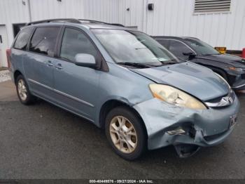  Salvage Toyota Sienna