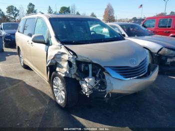  Salvage Toyota Sienna