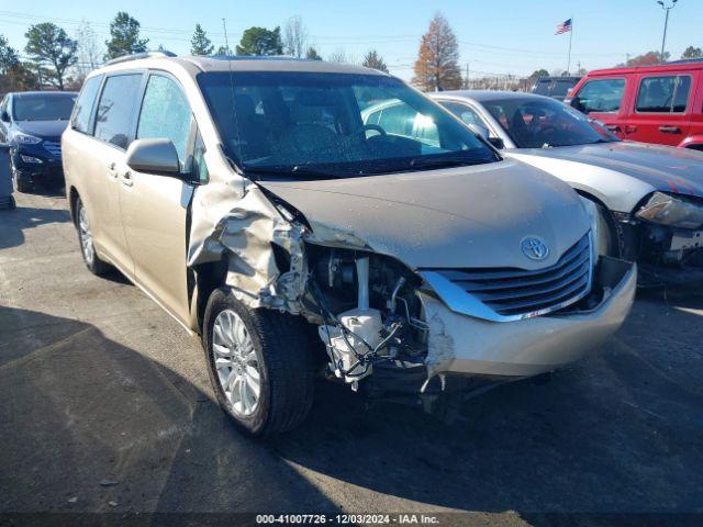  Salvage Toyota Sienna