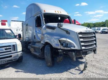  Salvage Freightliner New Cascadia 126