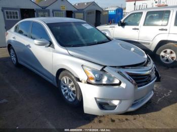  Salvage Nissan Altima