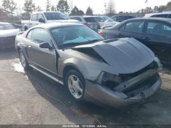  Salvage Ford Mustang