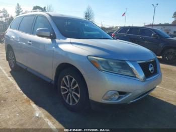  Salvage Nissan Pathfinder