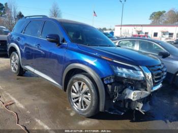  Salvage Nissan Pathfinder