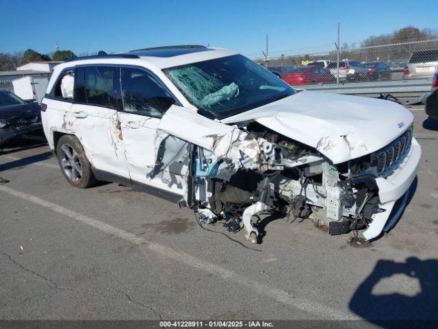  Salvage Jeep Grand Cherokee