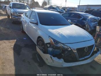  Salvage Nissan Altima