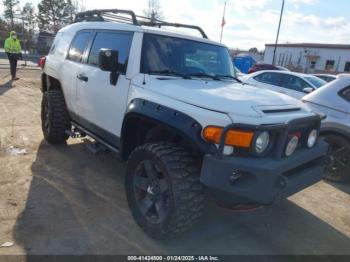  Salvage Toyota FJ Cruiser