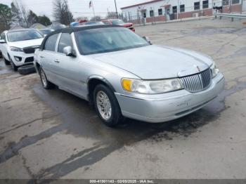  Salvage Lincoln Towncar