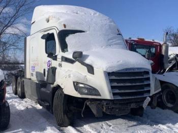  Salvage Freightliner New Cascadia 116