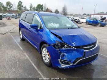  Salvage Chrysler Pacifica