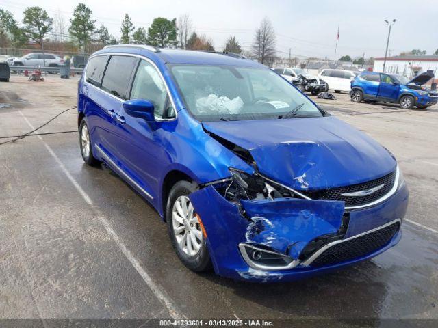  Salvage Chrysler Pacifica