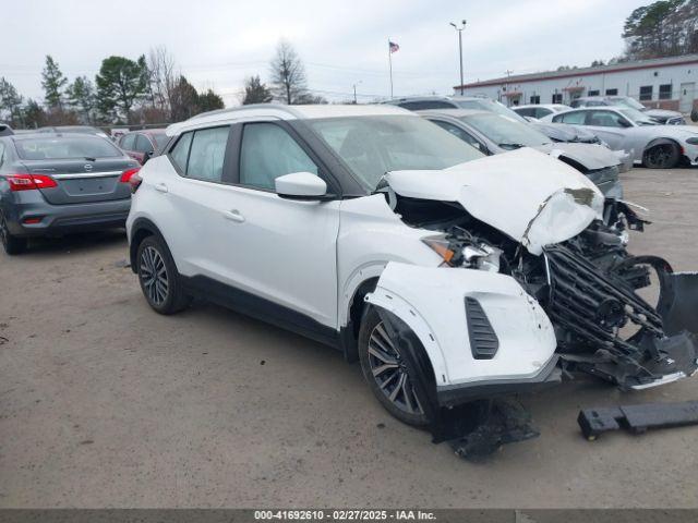 Salvage Nissan Kicks