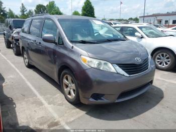  Salvage Toyota Sienna