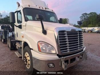  Salvage Freightliner Cascadia 125
