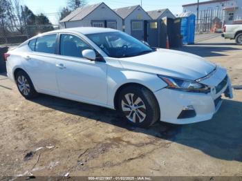 Salvage Nissan Altima