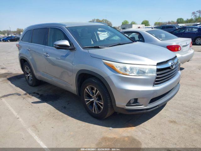  Salvage Toyota Highlander