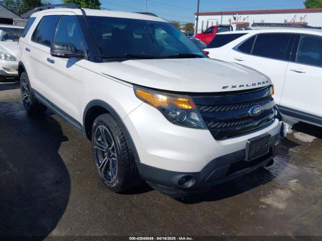  Salvage Ford Explorer