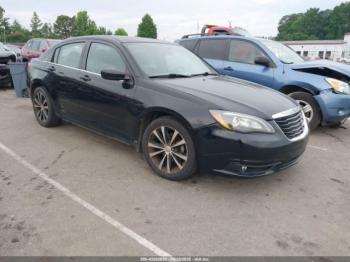  Salvage Chrysler 200