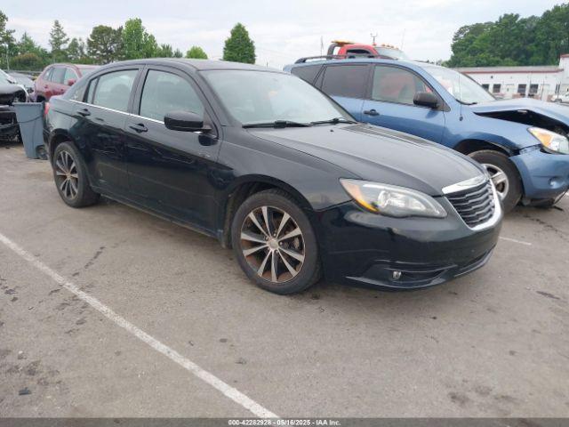  Salvage Chrysler 200