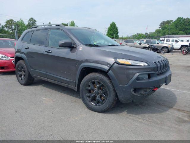  Salvage Jeep Cherokee