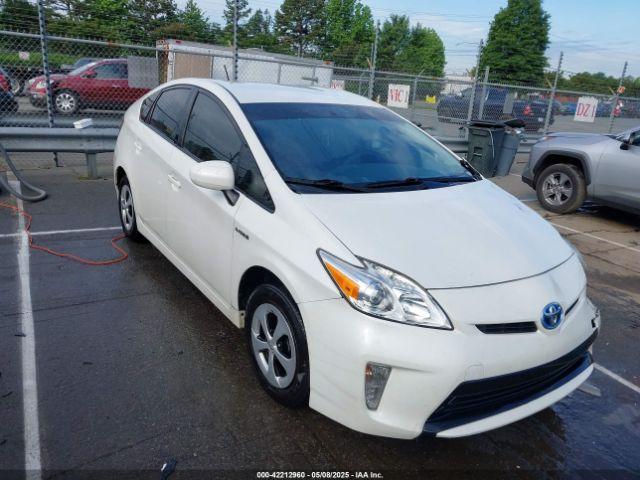  Salvage Toyota Prius