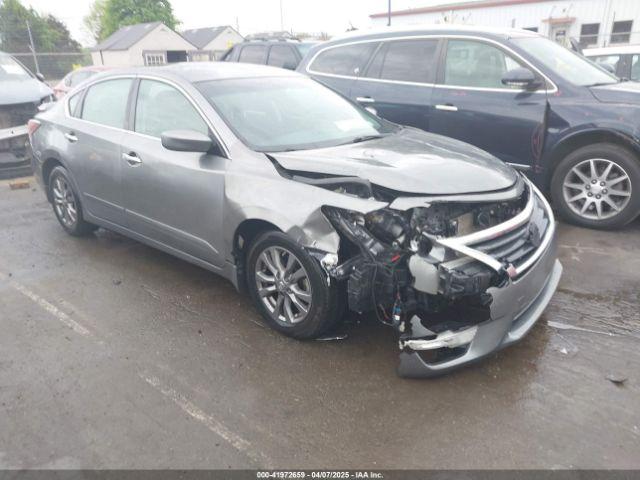  Salvage Nissan Altima