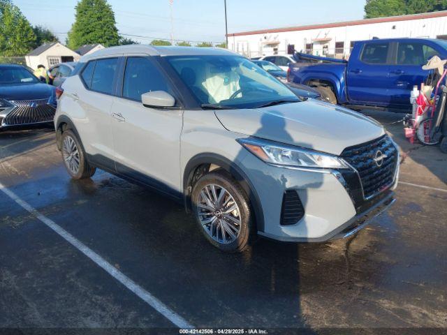  Salvage Nissan Kicks