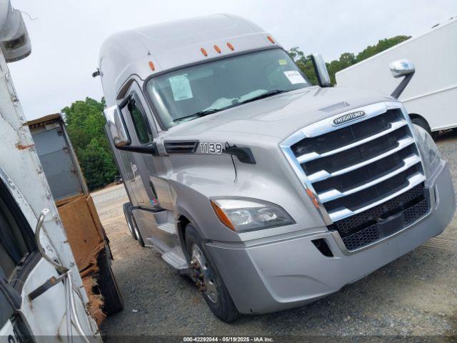  Salvage Freightliner New Cascadia 126