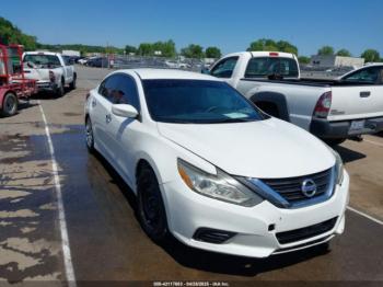  Salvage Nissan Altima