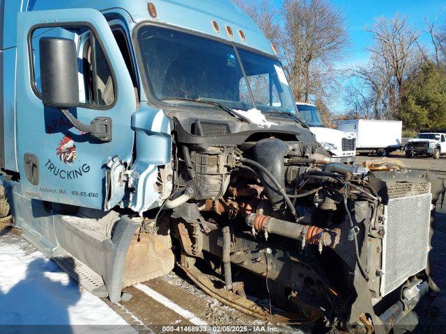  Salvage Freightliner Cascadia 125
