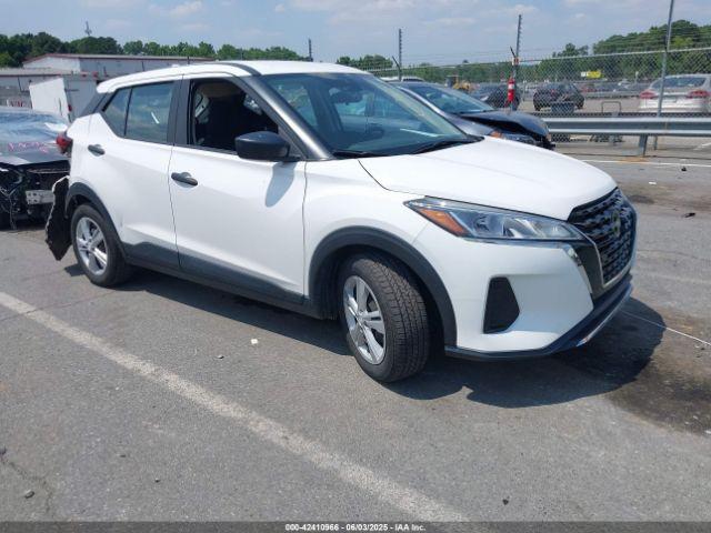  Salvage Nissan Kicks