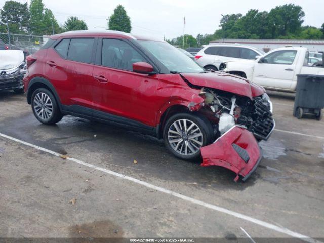 Salvage Nissan Kicks