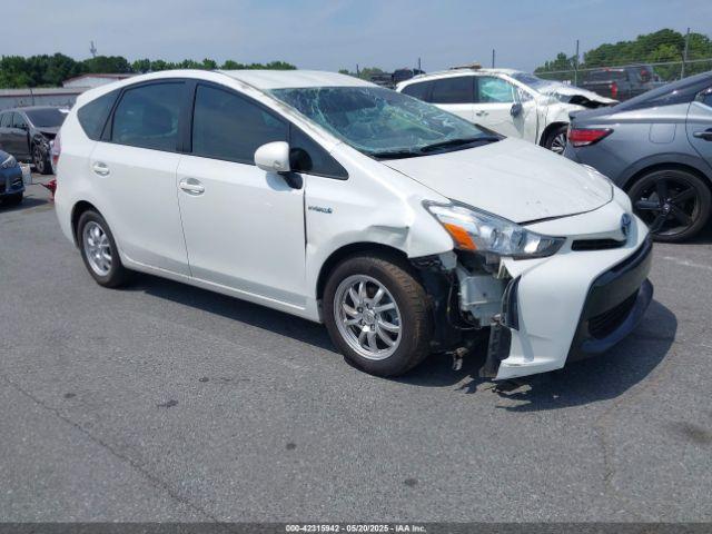  Salvage Toyota Prius v