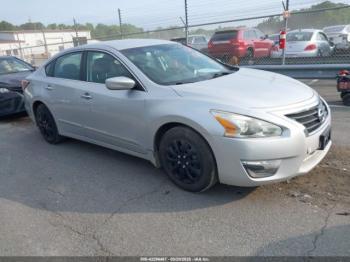  Salvage Nissan Altima